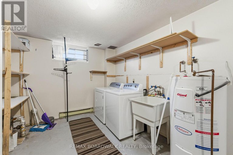 29224107/106-1760-cabaret-lane/fallingbrookpineridge/ottawa/ontario/K4A2H1_27