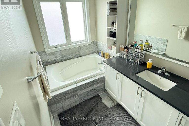 29416136/821-cedar-creek-drive/blossom-parkkemp-parkfindlay-creek/ottawa/ontario/K1T0B3_28