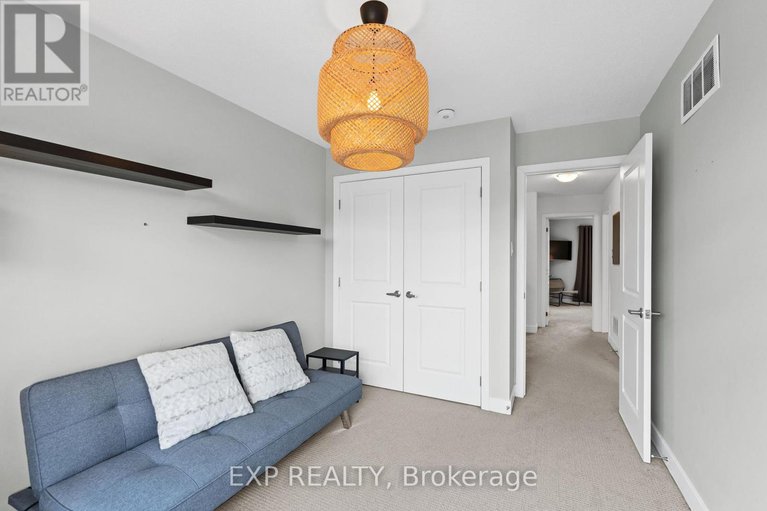 28297698/653-putney-crescent/stittsville-south/ottawa/ontario/K2S2N7_30