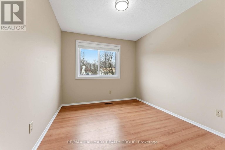 29645629/6033-meadowglen-drive/chapel-hill/ottawa/ontario/K1C5V4_25