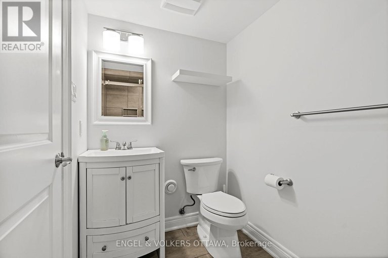 28479228/20-assiniboine-drive/borden-farmstewart-farmcarleton-heightsparkwood-hills/ottawa/ontario/K2E5R7_28