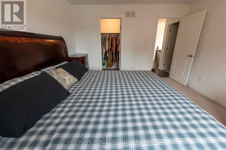 28681279/174-joshua-street/mer-bleuebradley-estatesanderson-park/ottawa/ontario/K1W0A3_37