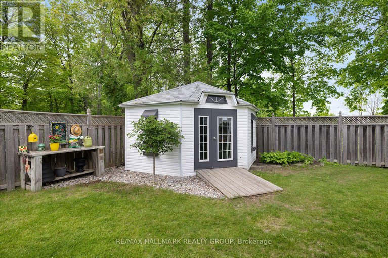 28377545/1-rideau-glen-drive/rideau-heightsashdalerideau-glen/ottawa/ontario/K2C3H1_42