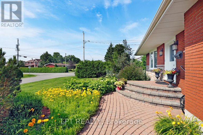 28174687/1773-st-barbara-street/blossom-parkleitrim/ottawa/ontario/K1T1M3_5