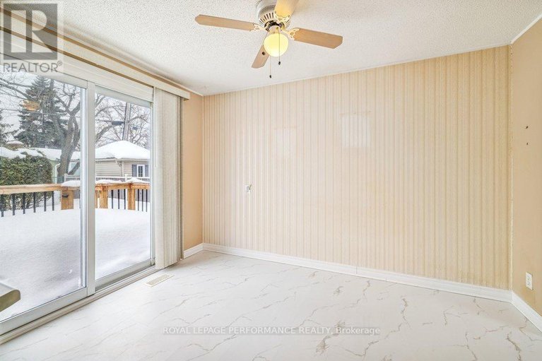 29377761/348-amiens-street/bilberry-creekqueenswood-heights/ottawa/ontario/K1E1N9_13