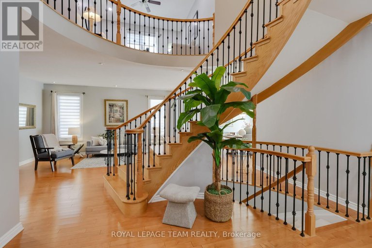 28886612/36-keighley-circle/morgans-grantsouth-march/ottawa/ontario/K2K3H8_21