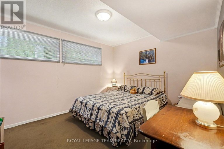 29674279/30-juniper-court/borden-farmstewart-farmcarleton-heightsparkwood-hills/ottawa/ontario/K2E5M6_24