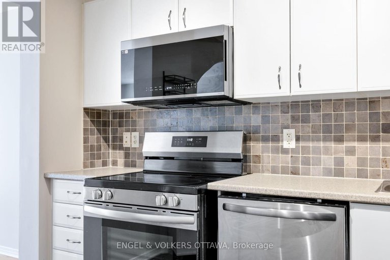 28517729/502-woodchase-street/morgans-grantsouth-march/ottawa/ontario/K2W1J4_20
