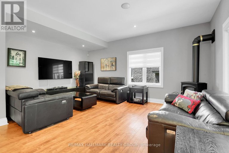 28707518/1705-silver-bark-avenue/orleanssunridge/ottawa/ontario/K1C7A9_17