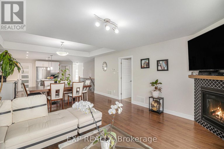 28752697/701-azure-street/russell-twp/russell/ontario/K4R0E5_8