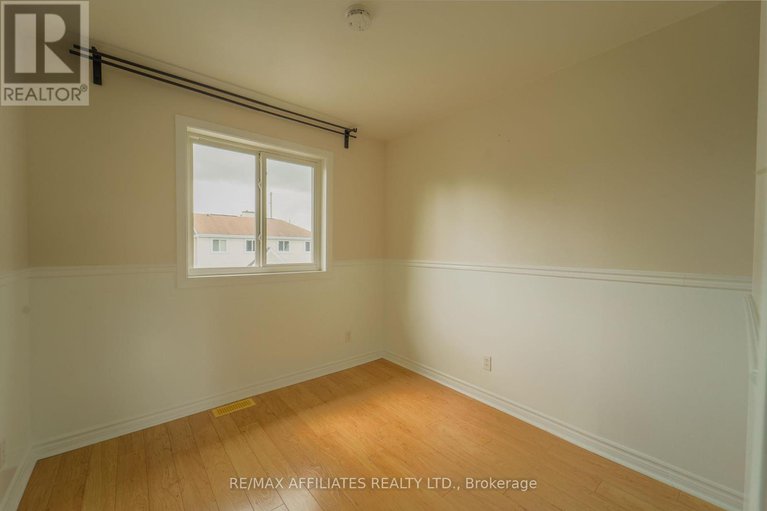 28589609/65-47-mcdermot-court/katimavik/ottawa/ontario/K2L3V5_22