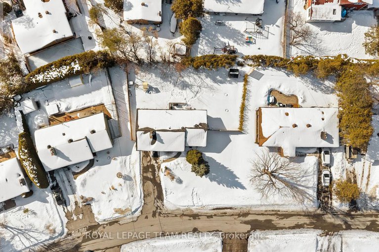 29381765/5286-hillcrest-drive/manotick-long-island-nicholls-island/ottawa/ontario/K4M1E9_35