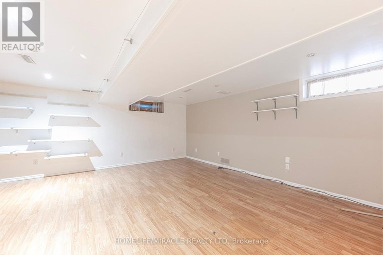 29126628/1799-bromont-way/chateauneuf/ottawa/ontario/K1C5H9_18