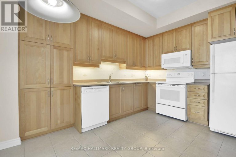 28856481/608-136-darlington-private/hunt-clubwestern-community/ottawa/ontario/K1V0X6_14