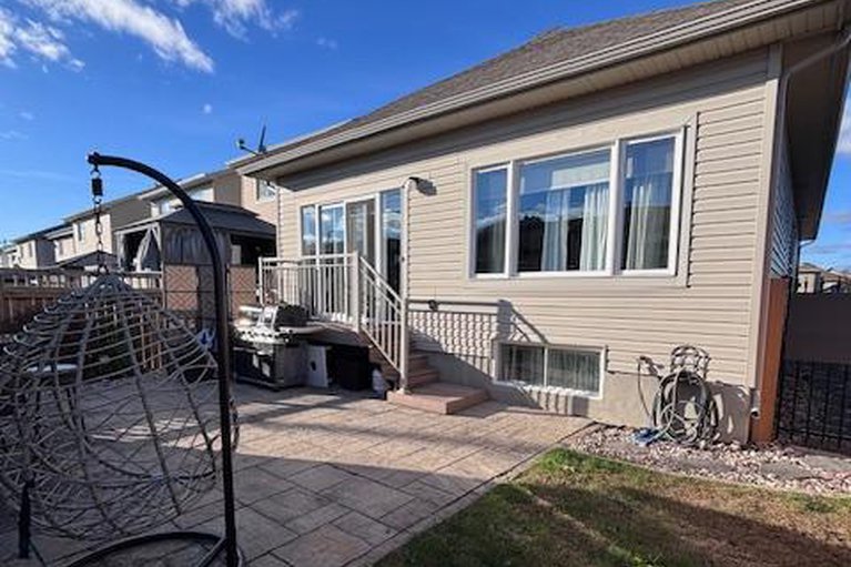 29107693/281-mercury-street/clarencerockland-twp/clarence-rockland/ontario/K4K0G6_27