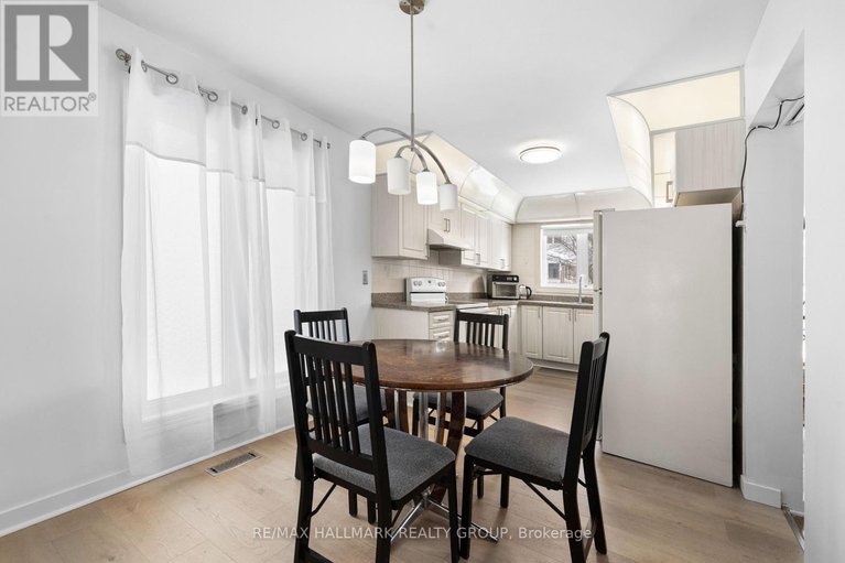 29454633/2836-mozart-court/emerald-woodssawmill-creek/ottawa/ontario/K1T2P7_12