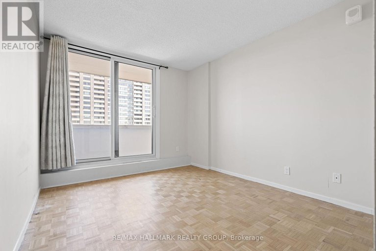 28998609/806-265-poulin-avenue/britannia/ottawa/ontario/K2B7Y8_28