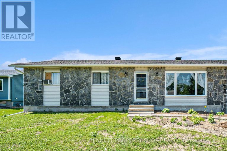28414089/2954-gagne-road/clarencerockland-twp/clarence-rockland/ontario/K0A2A0_2