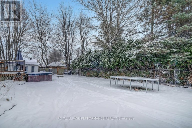 29180735/552-loucks-drive/village-of-russell/russell/ontario/K4R1B6_38