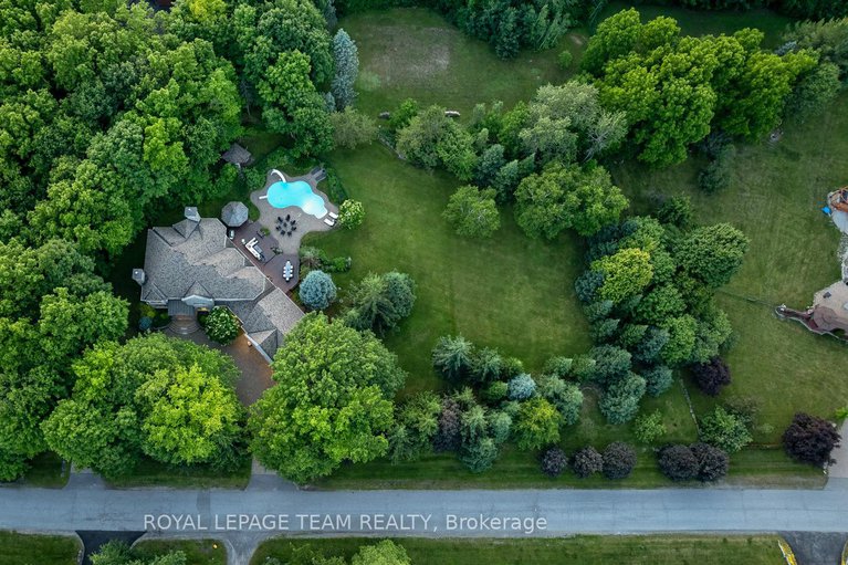 28532600/33-marchbrook-circle/rural-kanata-central/ottawa/ontario/K2W1A1_2