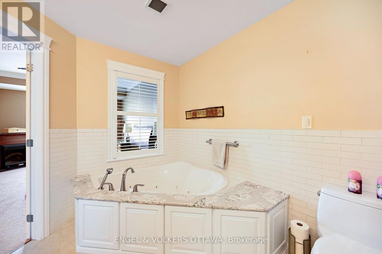 29337561/1802-15-st-andrew-street/brockville/brockville/ontario/K6V0B8_36