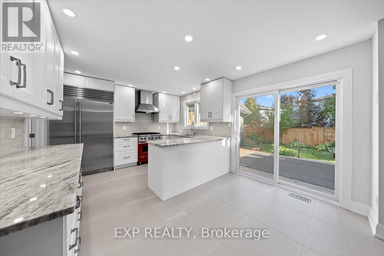 29043972/18-ivylea-street/craig-henrywoodvale/ottawa/ontario/K2G4X5_8