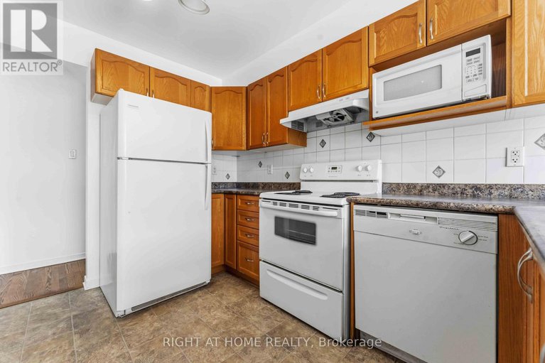 29405194/994-klondike-road/morgans-grantsouth-march/ottawa/ontario/K2K0C3_9