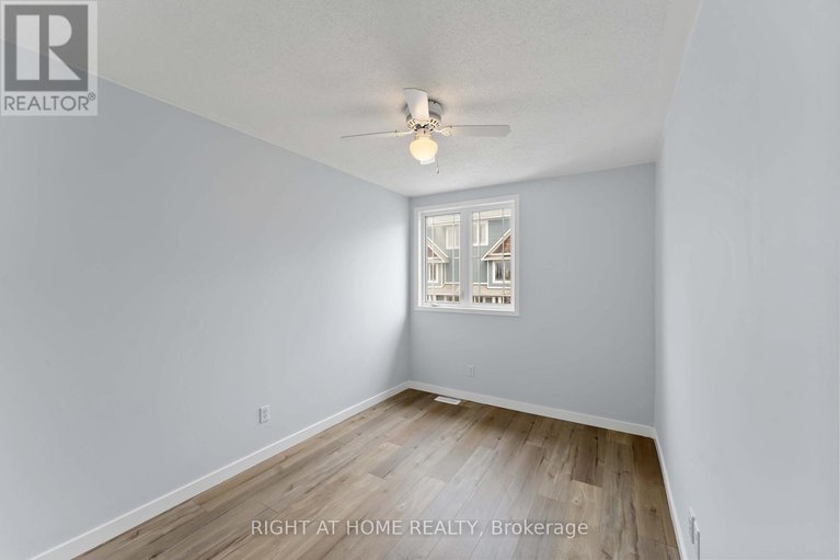 28840958/421-hillsboro-private/emerald-meadowstrailwest/ottawa/ontario/K2M3A7_19