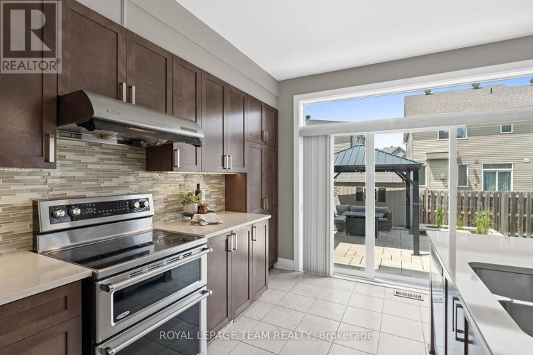 28459727/24-knockaderry-crescent/half-moon-bay/ottawa/ontario/K2J6H2_21