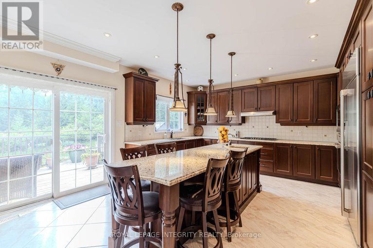 28715997/313-eckerson-avenue/stittsville-south/ottawa/ontario/K2S0K8_11
