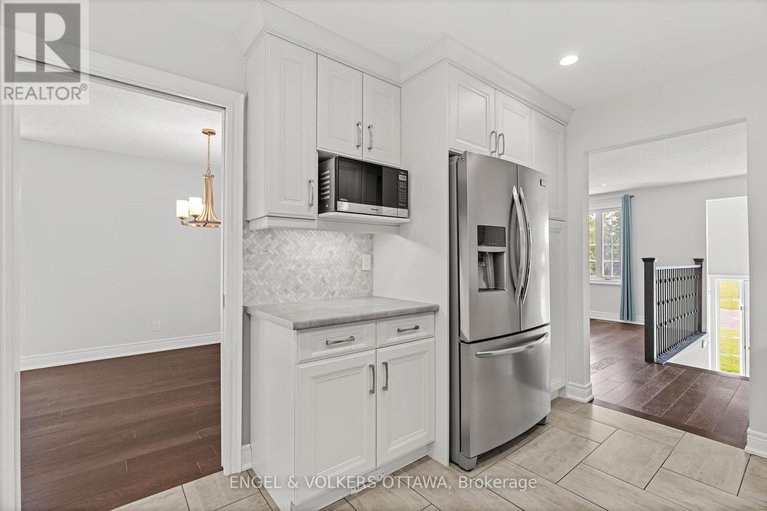 28479228/20-assiniboine-drive/borden-farmstewart-farmcarleton-heightsparkwood-hills/ottawa/ontario/K2E5R7_13