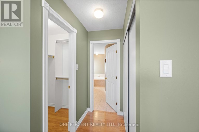 29586149/2113-hallendale-street/springridgeeast-village/ottawa/ontario/K4A4S1_25