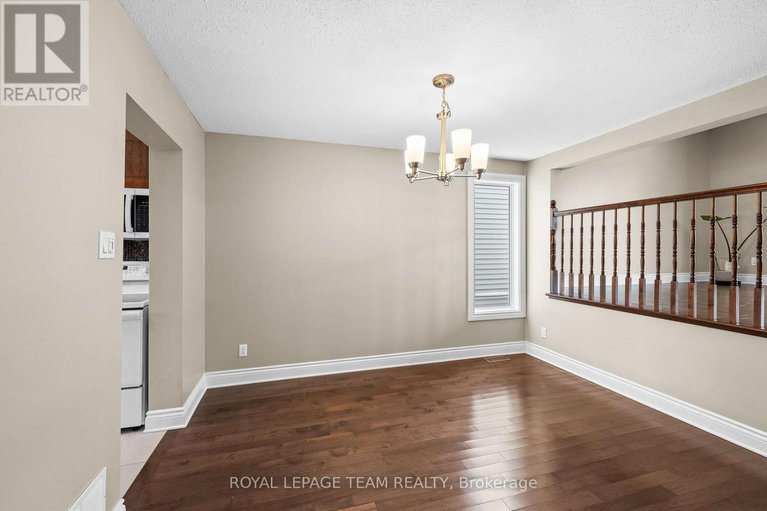 29111862/828-kingfisher-crescent/chatelaine-village/ottawa/ontario/K1E2L4_12