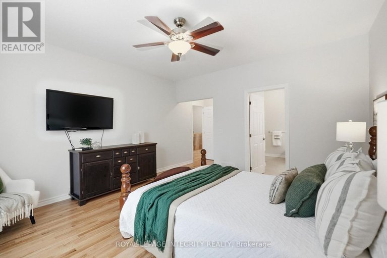 29578408/44-harry-douglas-drive/stittsville-central/ottawa/ontario/K2S1Z3_18