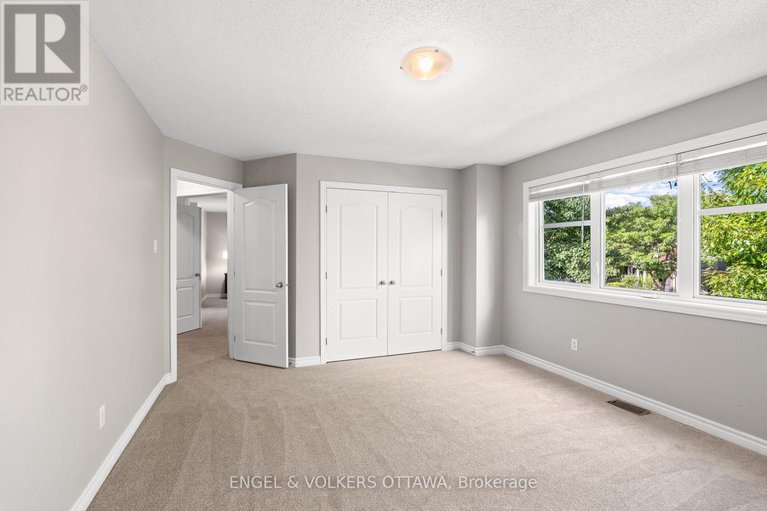 28996684/98-anfield-crescent-e/barrhaven-east/ottawa/ontario/K2G7B7_26