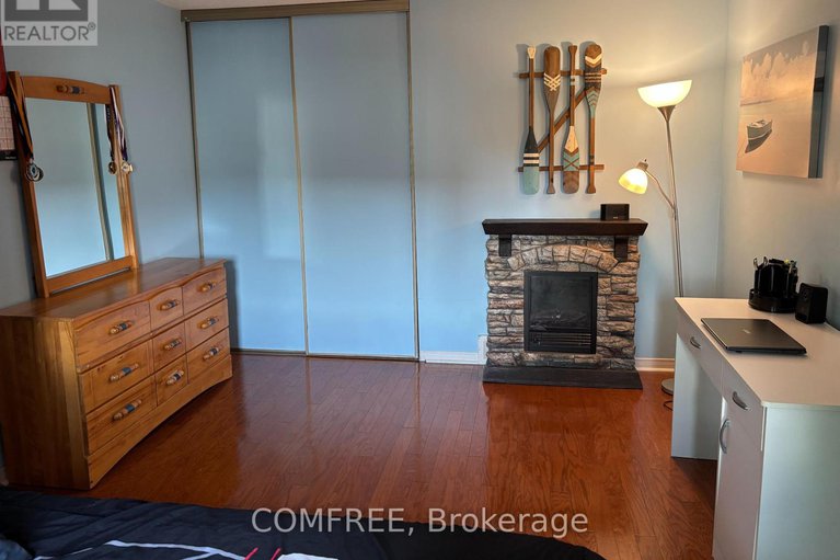 28372152/52-speers-crescent/bridlewood/ottawa/ontario/K2M1W2_18