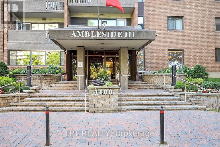 28834733/807-1100-ambleside-drive/woodroffe/ottawa/ontario/K2B8G6_3