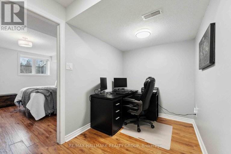 28421712/293a-titanium-private/convent-glen-north/ottawa/ontario/K1C0A5_23