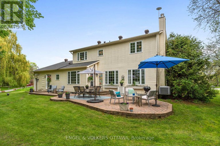 28604093/935-fieldown-street/cumberland-ridge/ottawa/ontario/K4C1B9_33
