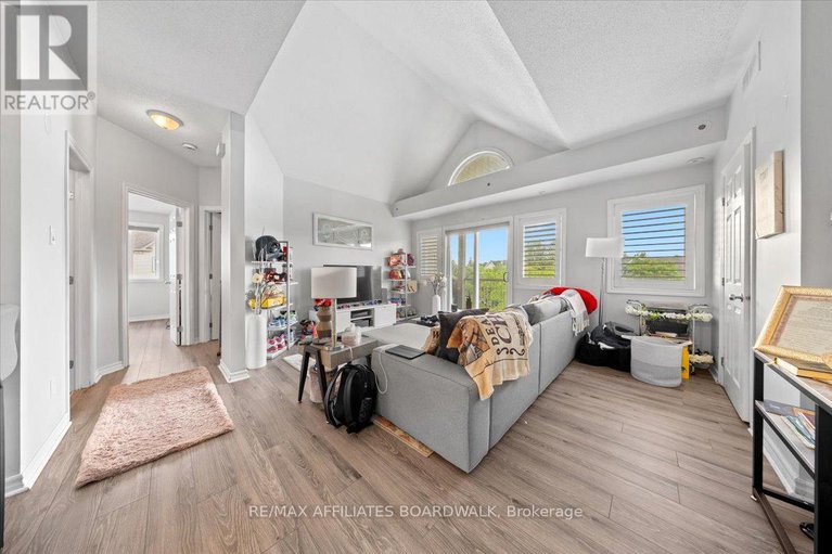 28353467/i-241-crestway-crescent-drive/barrhaven-east/ottawa/ontario/K2G0A9_3