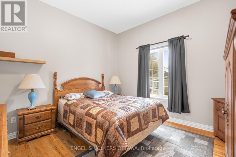 29633496/5-countryside-green/cedar-hillorchard-estates/ottawa/ontario/K2R1B5_26