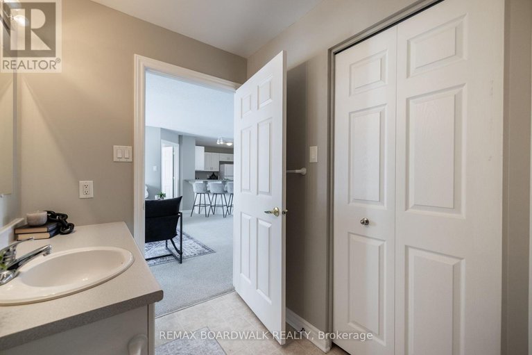 29301147/206-oak-leaf-private/richmond/ottawa/ontario/K0A2Z0_17