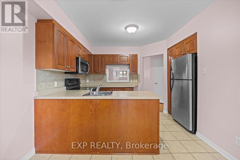 28855285/1-80-briargate-private/springridgeeast-village/ottawa/ontario/K4A0C3_12