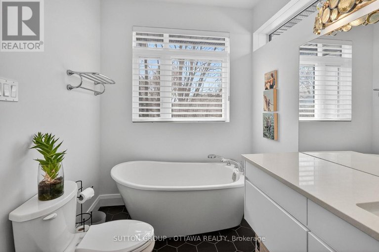 29641673/31-carlotta-avenue/kingsview-park/ottawa/ontario/K1L6S5_17