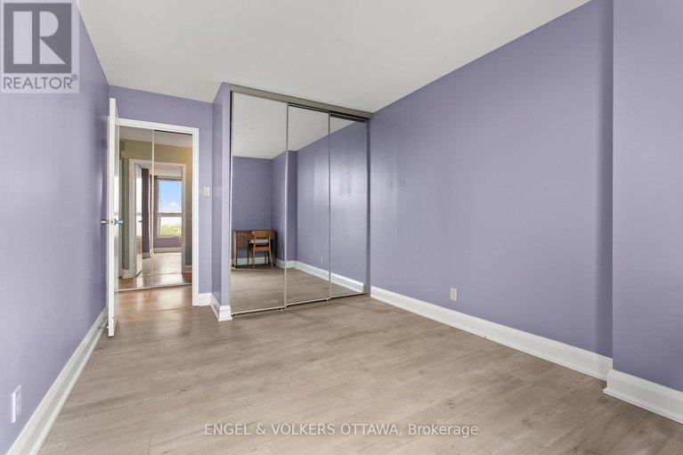 28939396/1006-2951-riverside-drive/mooneys-bayriverside-park/ottawa/ontario/K1V8W6_24