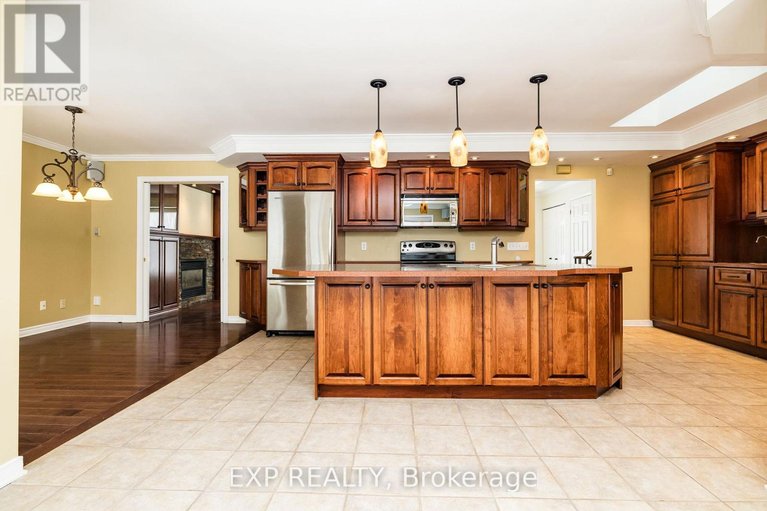 29577818/602-church-street/village-of-russell/russell/ontario/K4R1C4_10