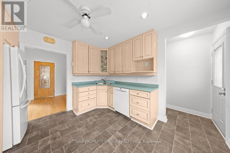 29590860/777-cork-street/elmvale-acres/ottawa/ontario/K1G1X8_9