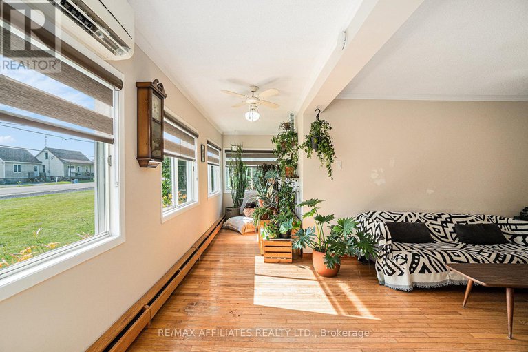 28625168/3971-champlain-street/clarencerockland-twp/clarence-rockland/ontario/K0A1E0_5