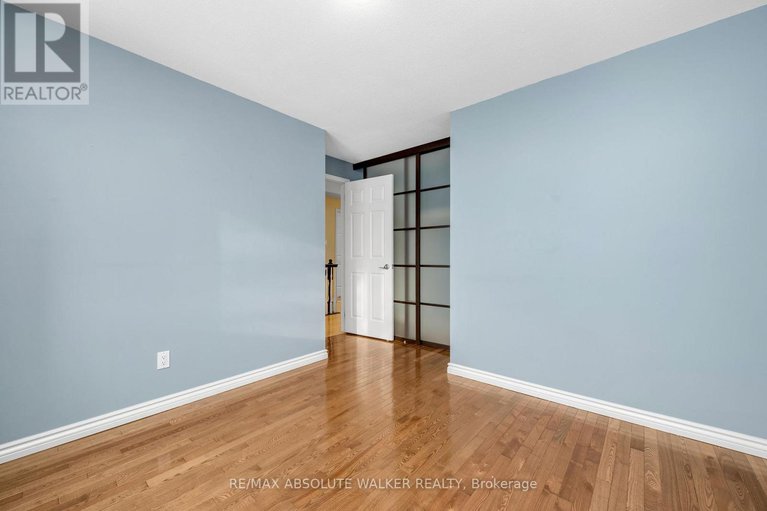 29318245/1849-montereau-avenue/chapel-hill/ottawa/ontario/K1C5X5_26