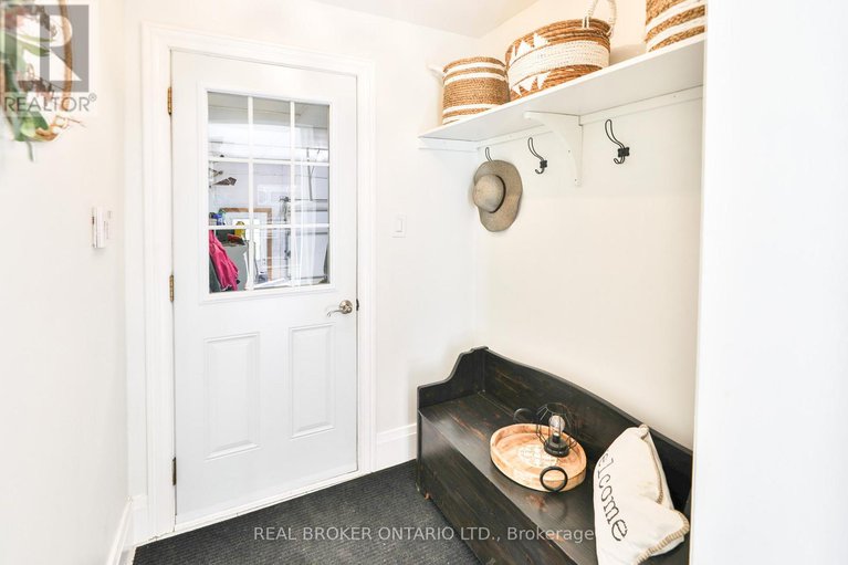 29067289/8-benjamin-lane/north-grenville-twp-kemptville-east/north-grenville/ontario/K0G1J0_23